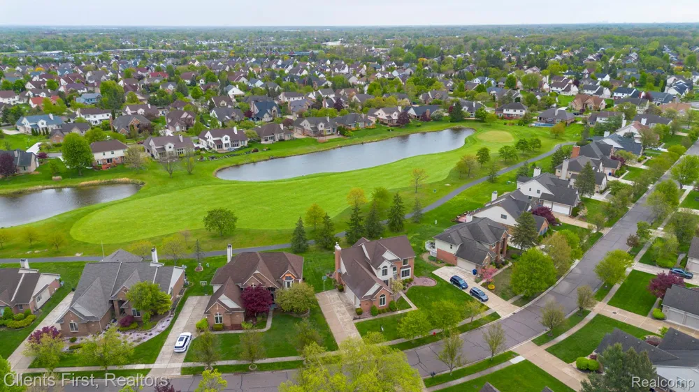 45498 Muirfield Drive Canton Charter Township, MI 48188