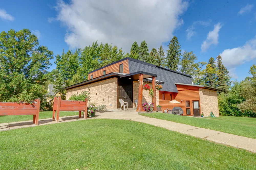 200 NE Hwy 1 Effie, MN 56639