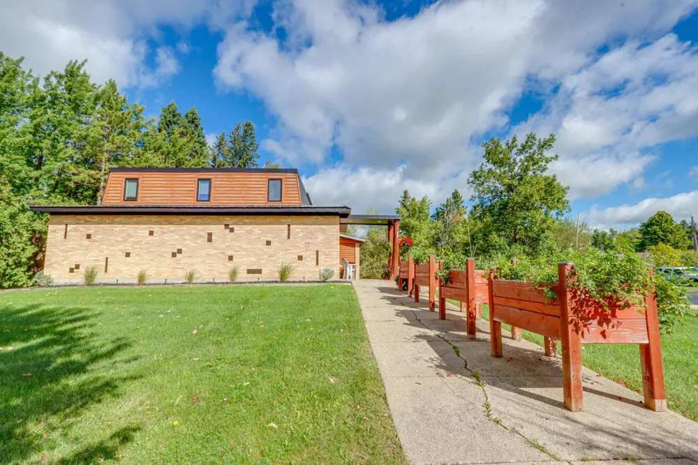 200 NE Hwy 1 Effie, MN 56639
