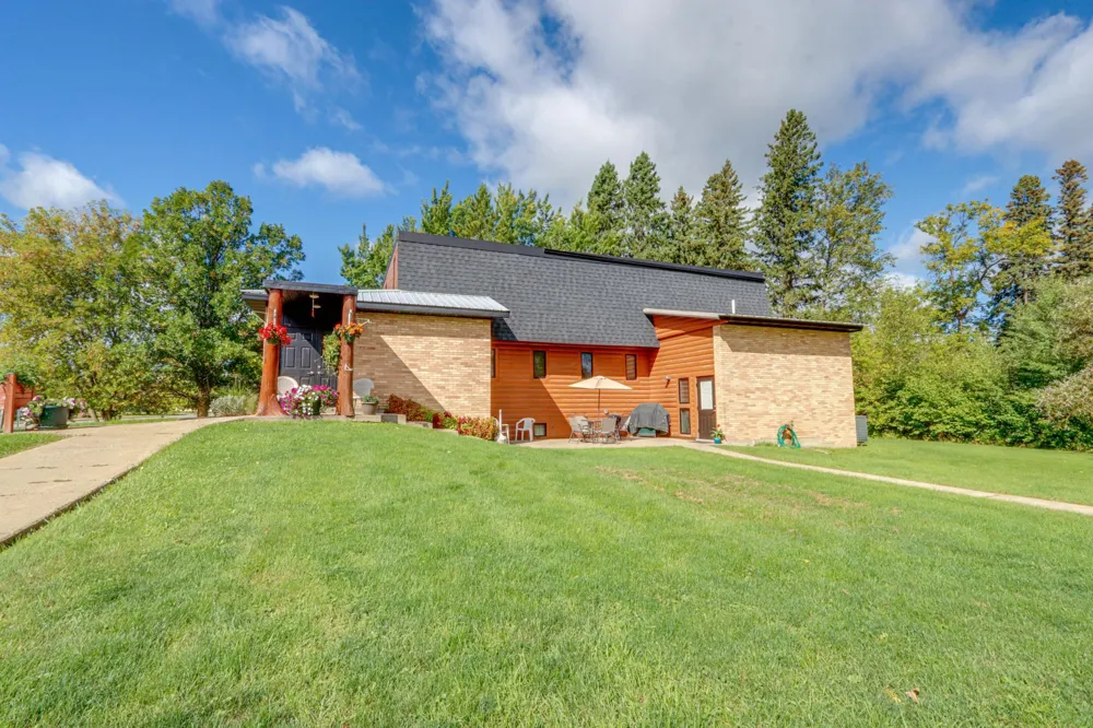 200 NE Hwy 1 Effie, MN 56639