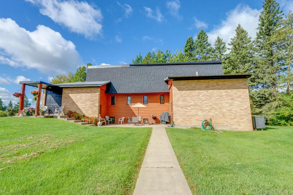 200 NE Hwy 1 Effie, MN 56639