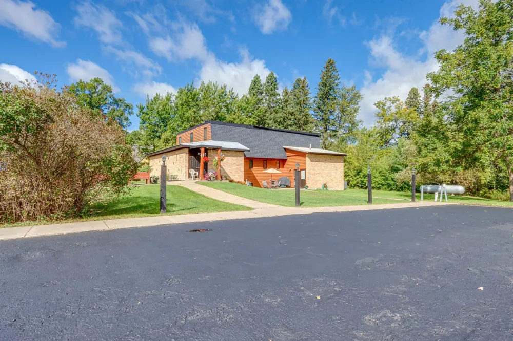 200 NE Hwy 1 Effie, MN 56639