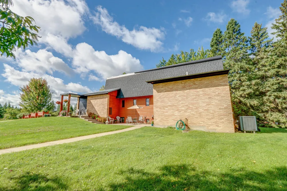200 NE Hwy 1 Effie, MN 56639