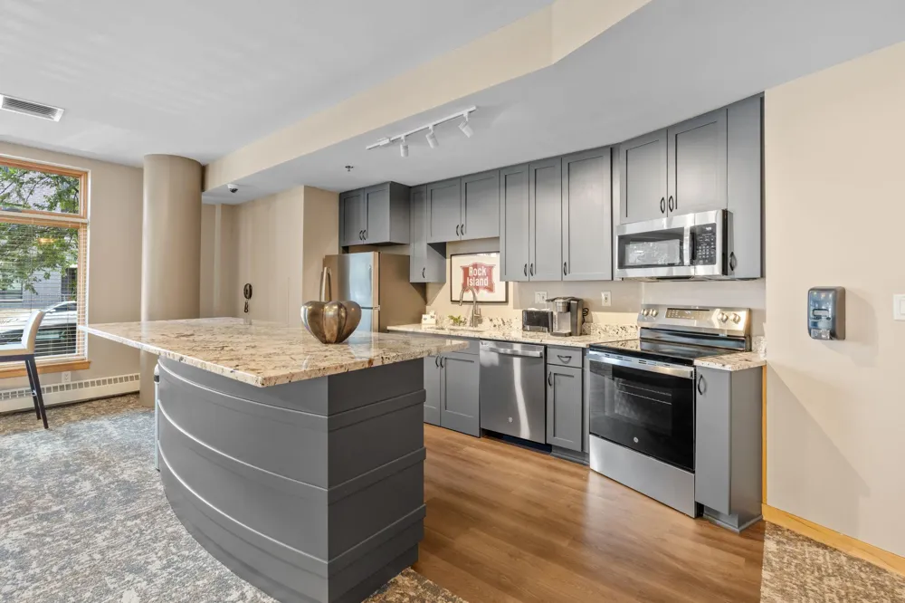 111 4th Avenue #403 Minneapolis, MN 55401