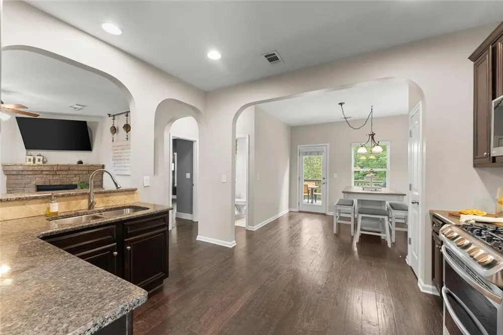 5815 Crest Oak Way Cumming, GA 30028