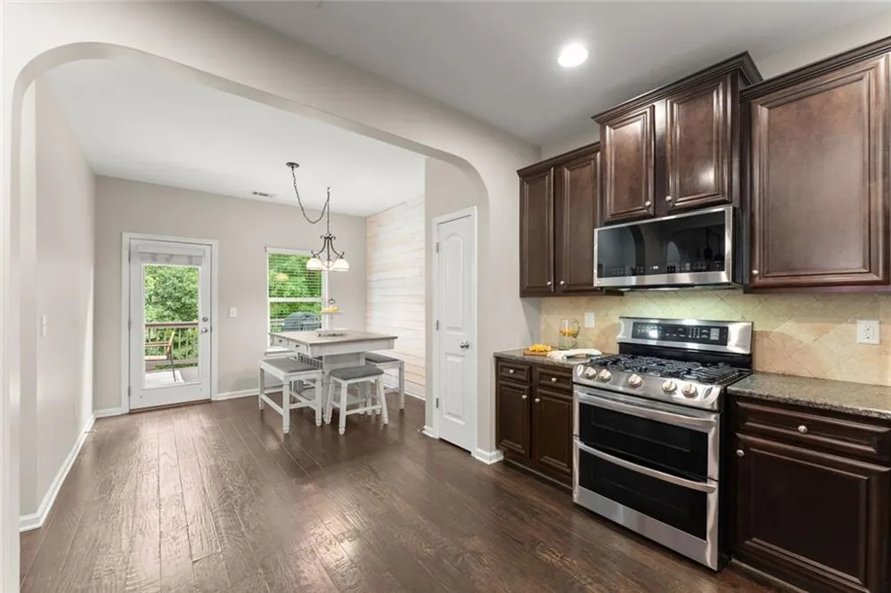 5815 Crest Oak Way Cumming, GA 30028
