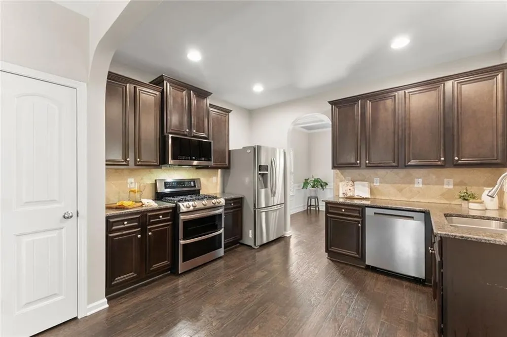 5815 Crest Oak Way Cumming, GA 30028