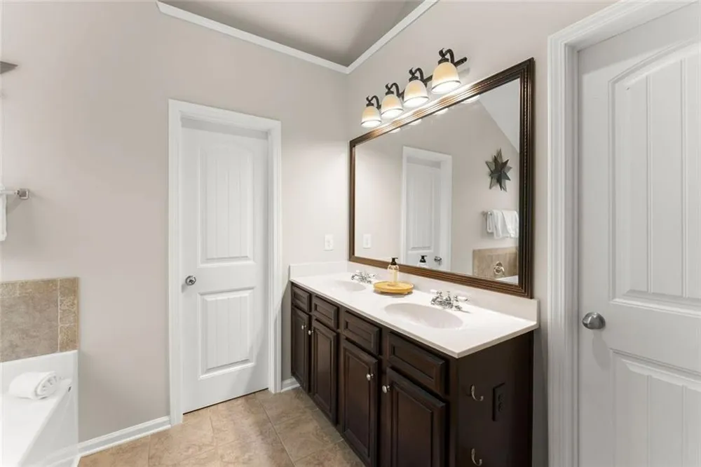 5815 Crest Oak Way Cumming, GA 30028