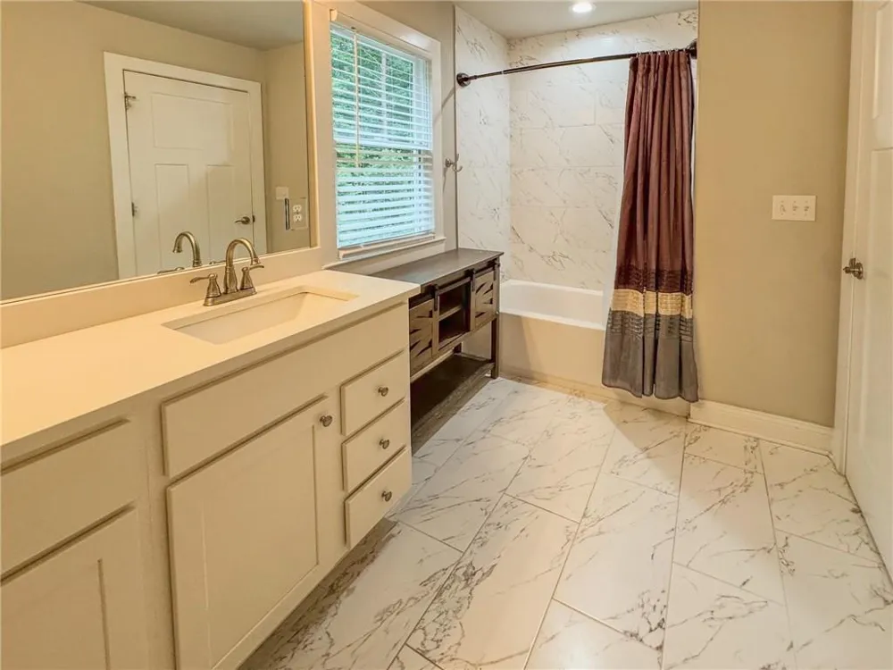 1250 Blue Ridge Overlook Dawsonville, GA 30534