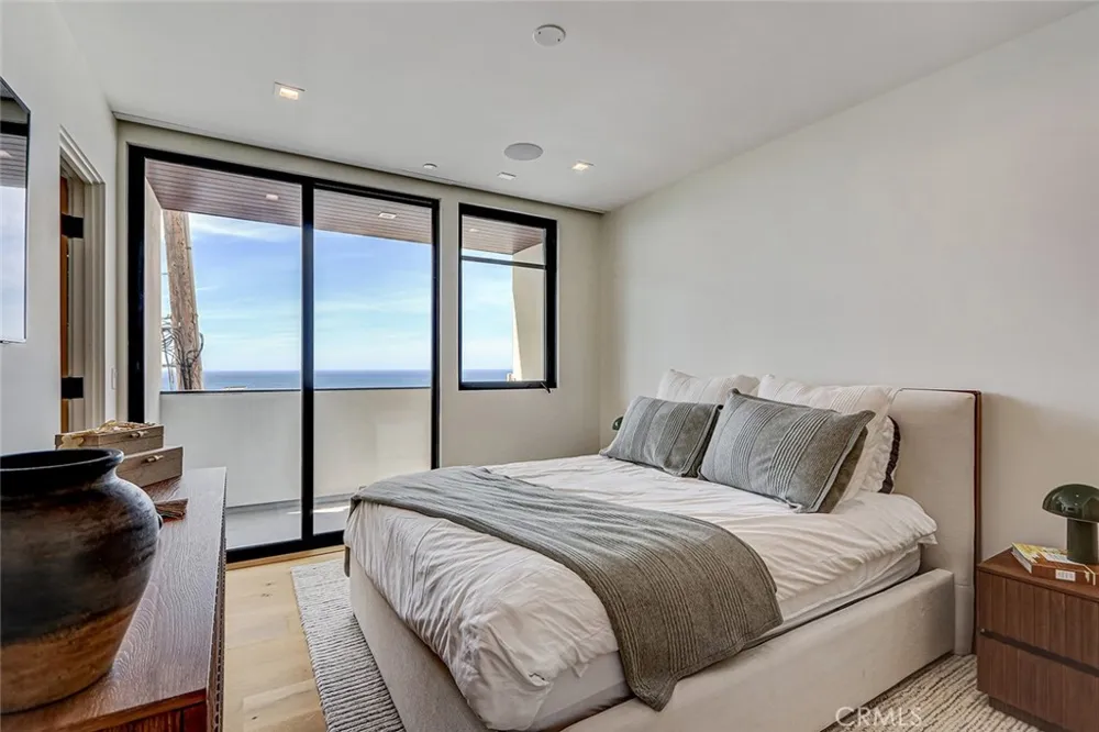 218 14th Street Manhattan Beach, CA 90266