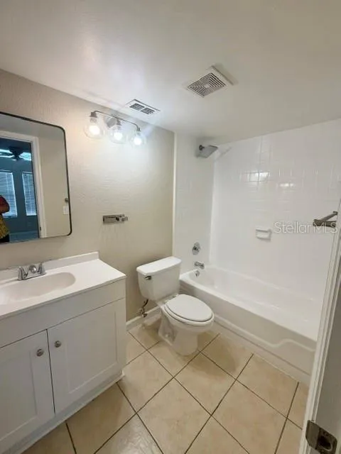 375 LAKE ONTARIO COURT #102 Altamonte Springs, FL 32701