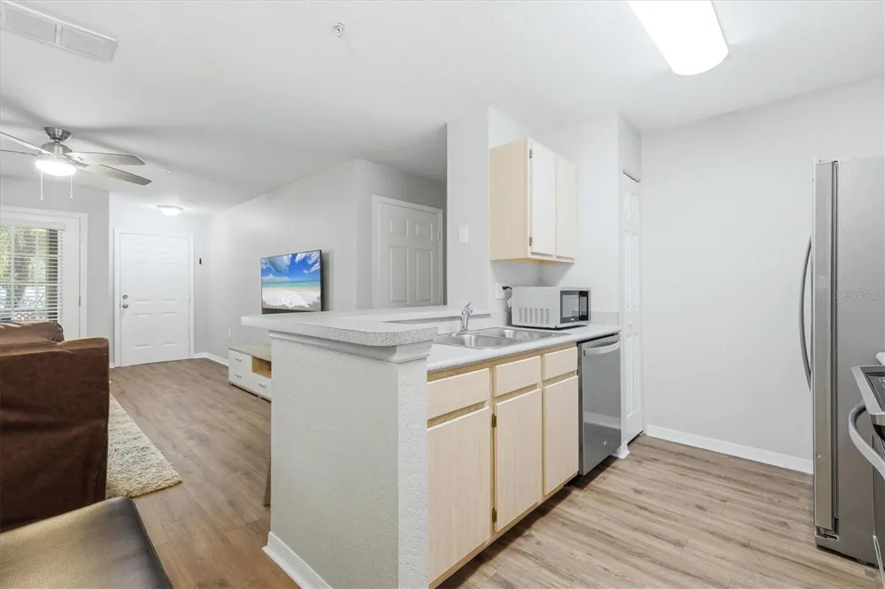 8926 MANOR LOOP #103 Bradenton, FL 34202