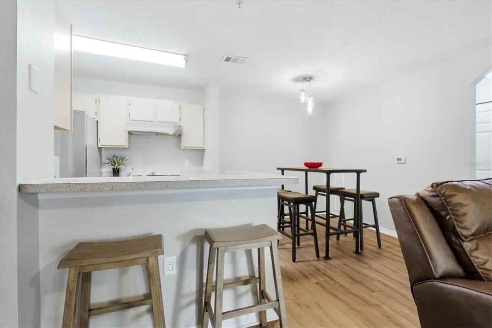 8926 MANOR LOOP #103 Bradenton, FL 34202