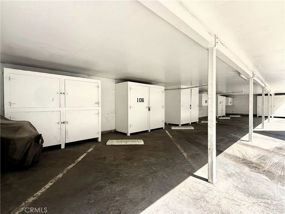 711 Pacific Coast #106 Huntington Beach, CA 92648