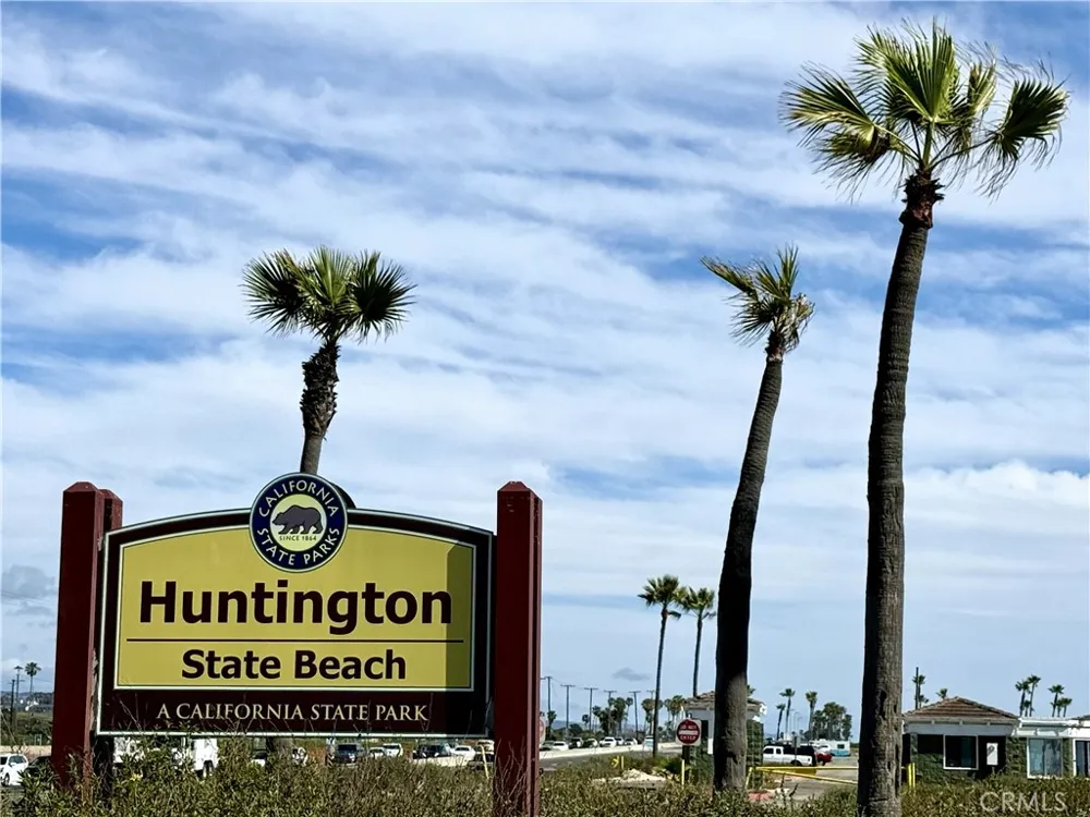 711 Pacific Coast #106 Huntington Beach, CA 92648