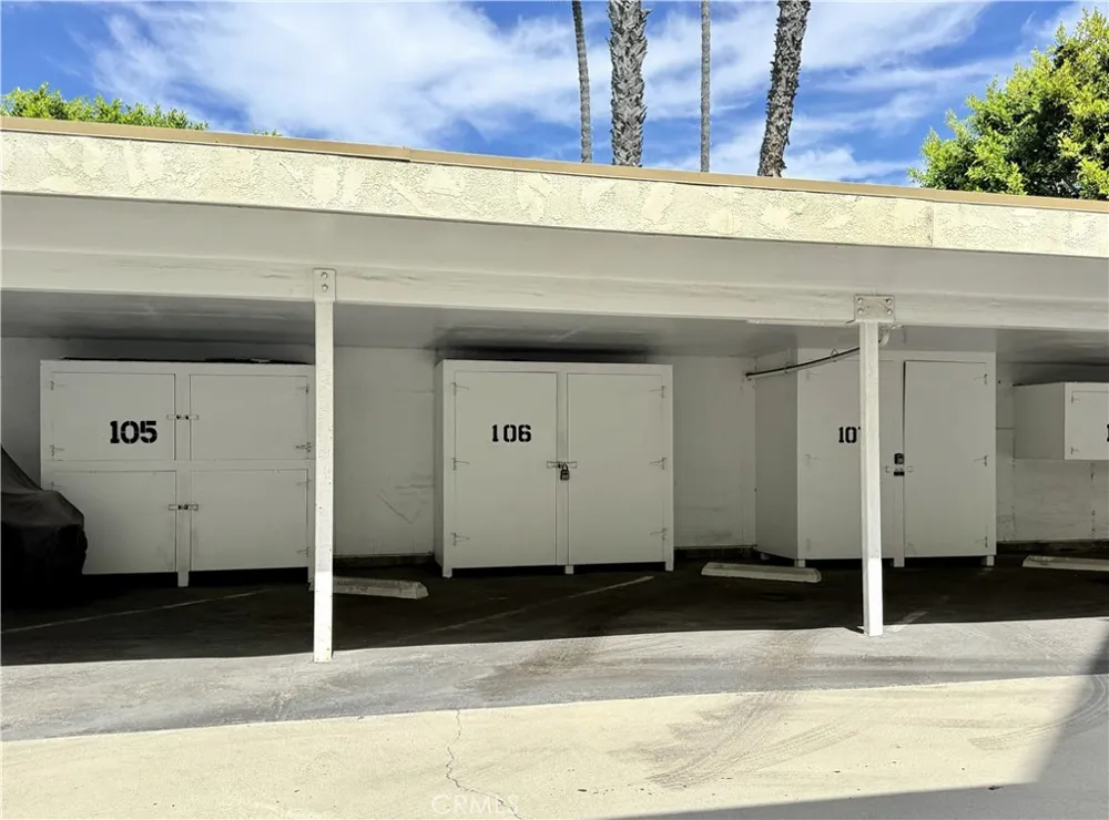 711 Pacific Coast #106 Huntington Beach, CA 92648