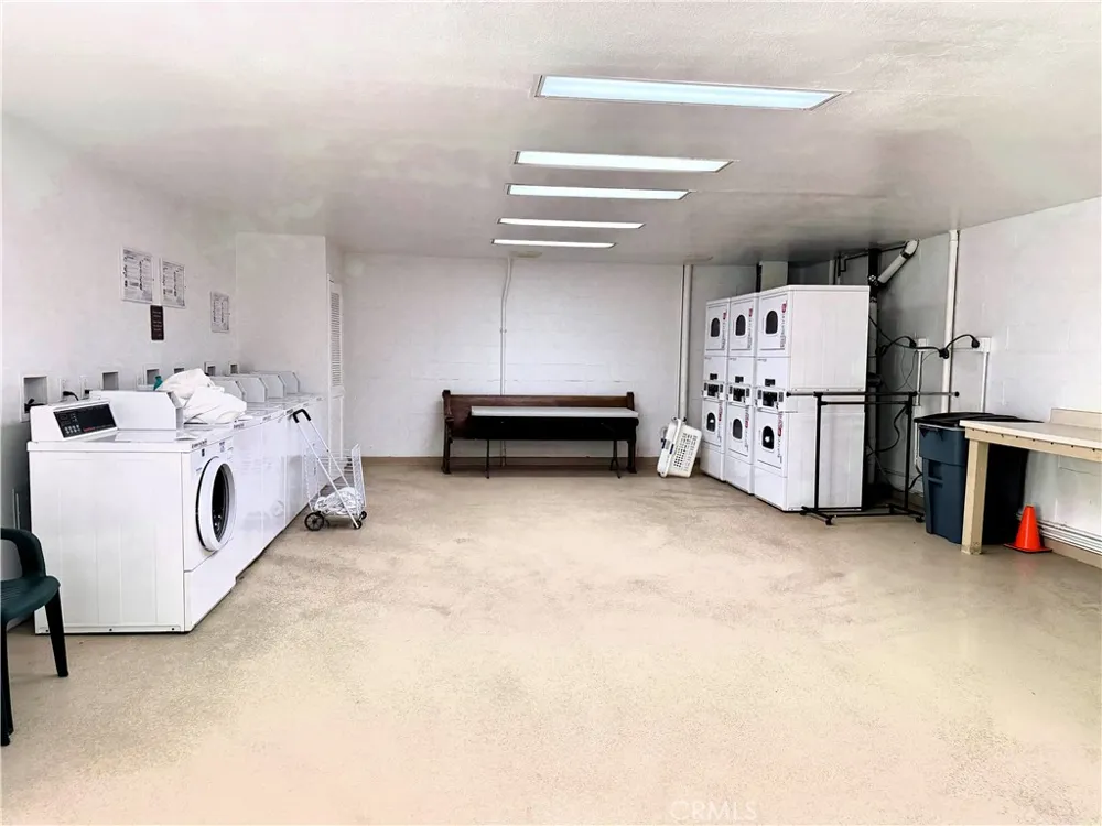 711 Pacific Coast #106 Huntington Beach, CA 92648