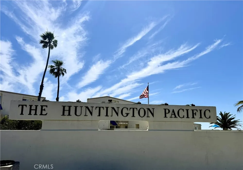 711 Pacific Coast #106 Huntington Beach, CA 92648