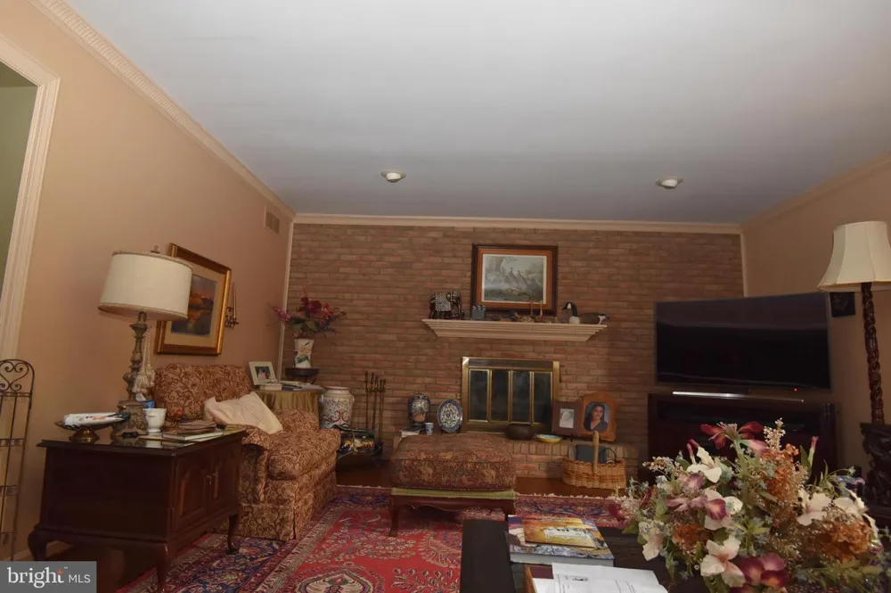 11202 OLD CARRIAGE ROAD Glen Arm, MD 21057