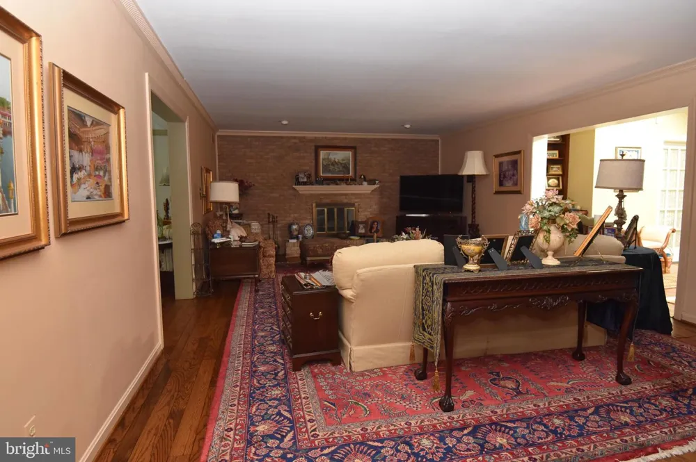 11202 OLD CARRIAGE ROAD Glen Arm, MD 21057