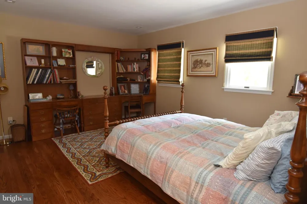 11202 OLD CARRIAGE ROAD Glen Arm, MD 21057