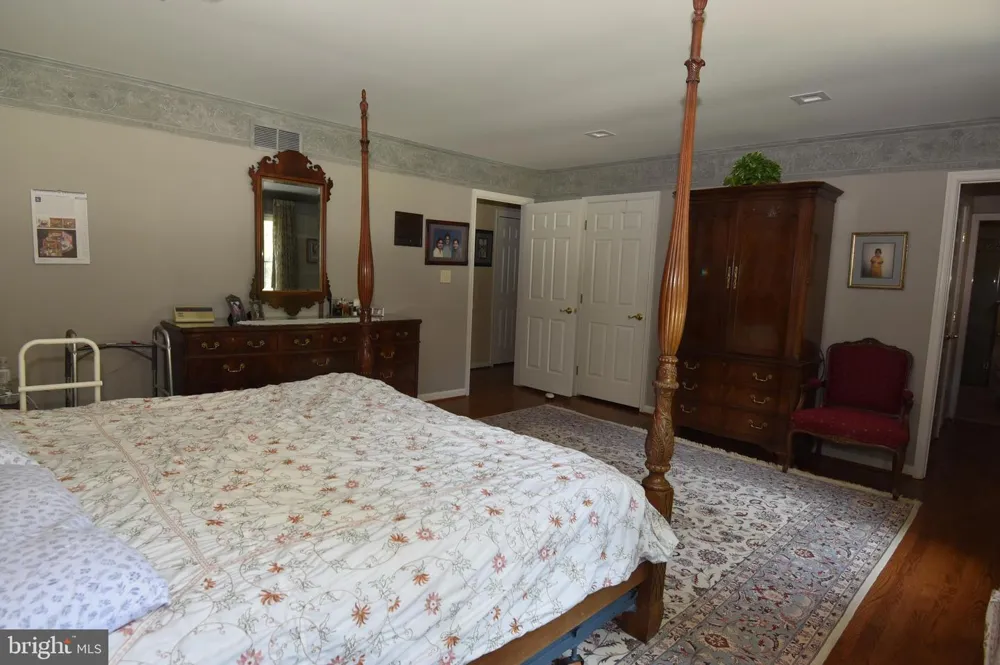 11202 OLD CARRIAGE ROAD Glen Arm, MD 21057