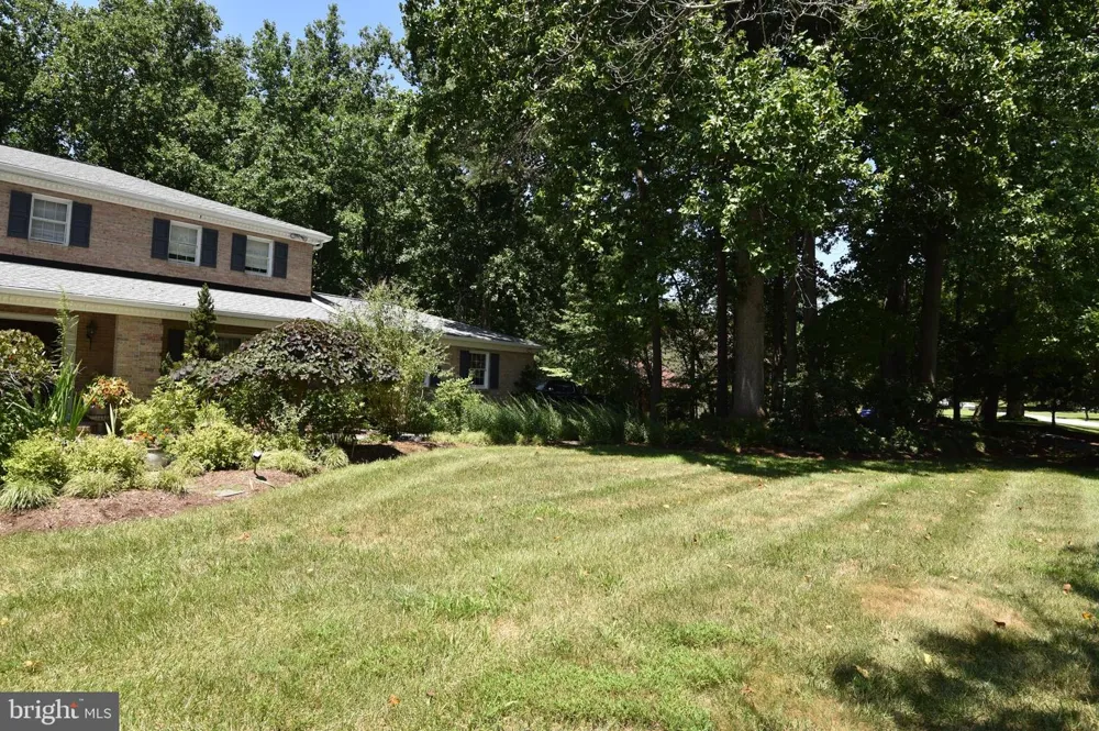 11202 OLD CARRIAGE ROAD Glen Arm, MD 21057