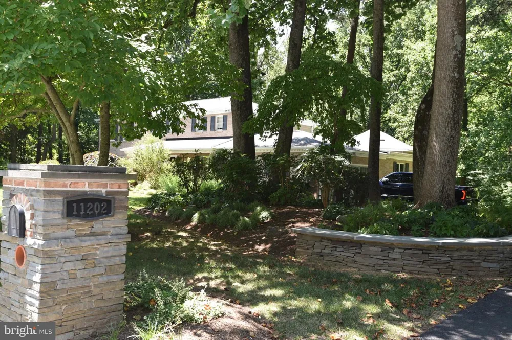 11202 OLD CARRIAGE ROAD Glen Arm, MD 21057