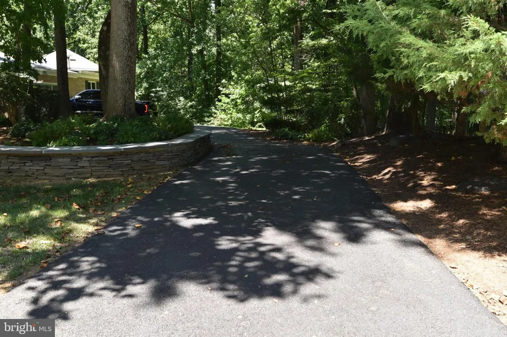 11202 OLD CARRIAGE ROAD Glen Arm, MD 21057