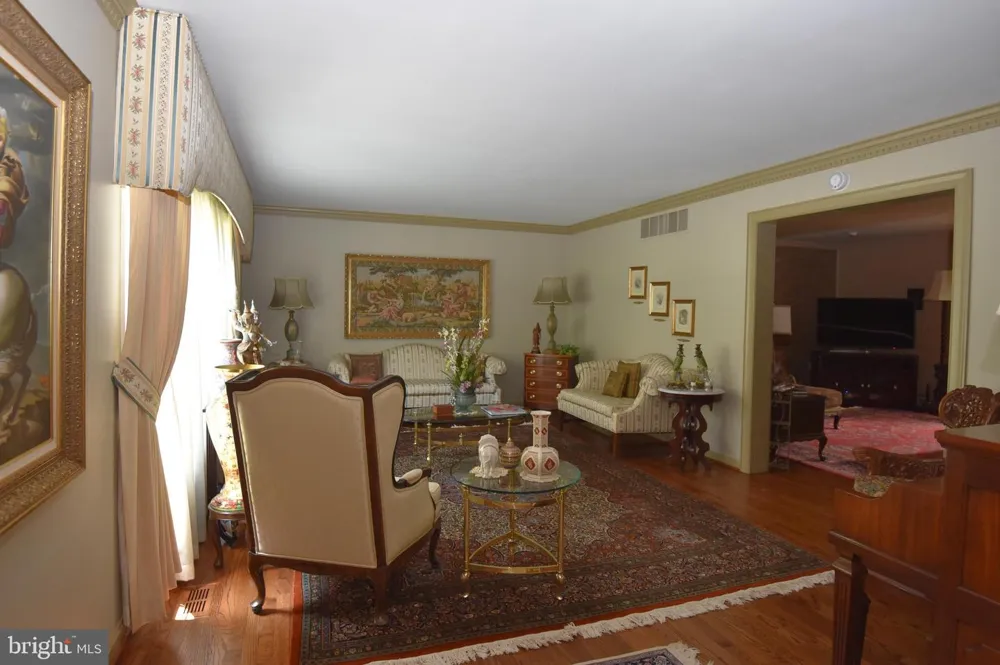 11202 OLD CARRIAGE ROAD Glen Arm, MD 21057