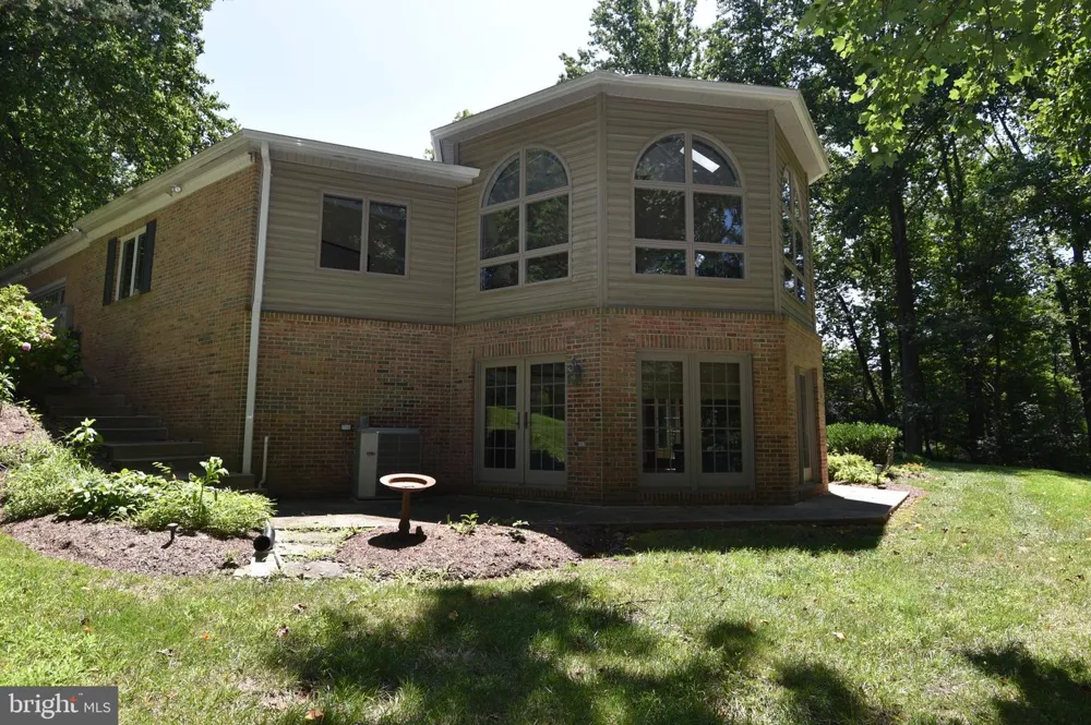 11202 OLD CARRIAGE ROAD Glen Arm, MD 21057