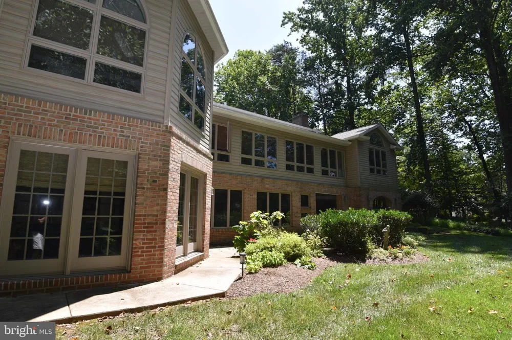 11202 OLD CARRIAGE ROAD Glen Arm, MD 21057