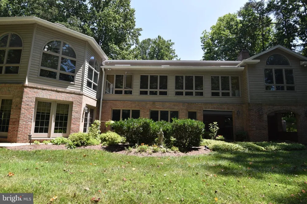 11202 OLD CARRIAGE ROAD Glen Arm, MD 21057