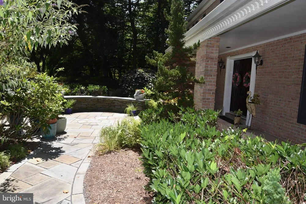 11202 OLD CARRIAGE ROAD Glen Arm, MD 21057