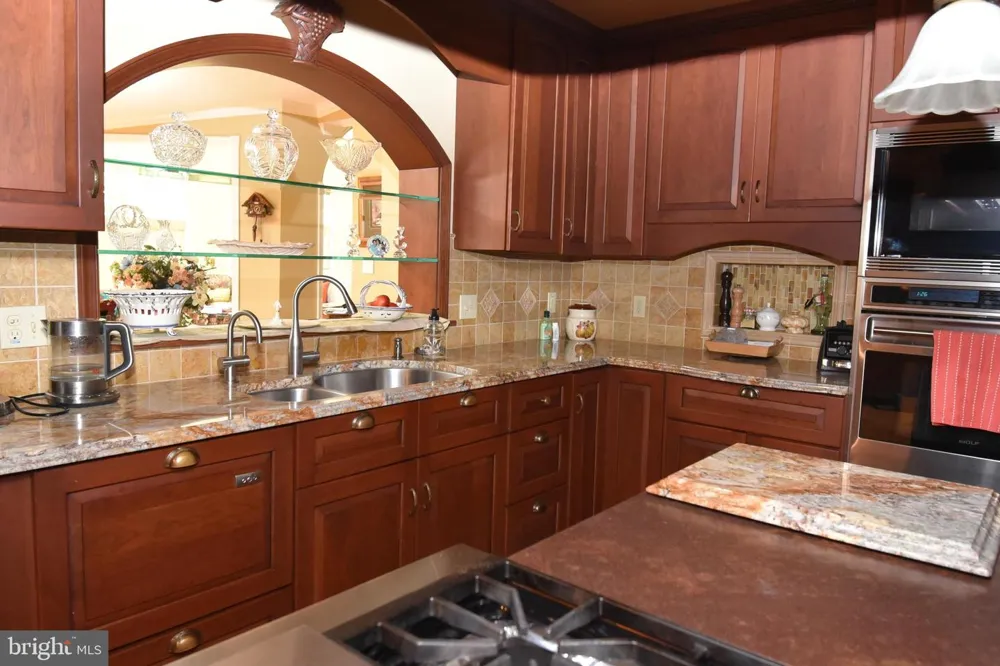 11202 OLD CARRIAGE ROAD Glen Arm, MD 21057