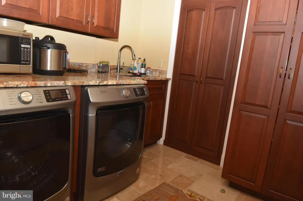 11202 OLD CARRIAGE ROAD Glen Arm, MD 21057