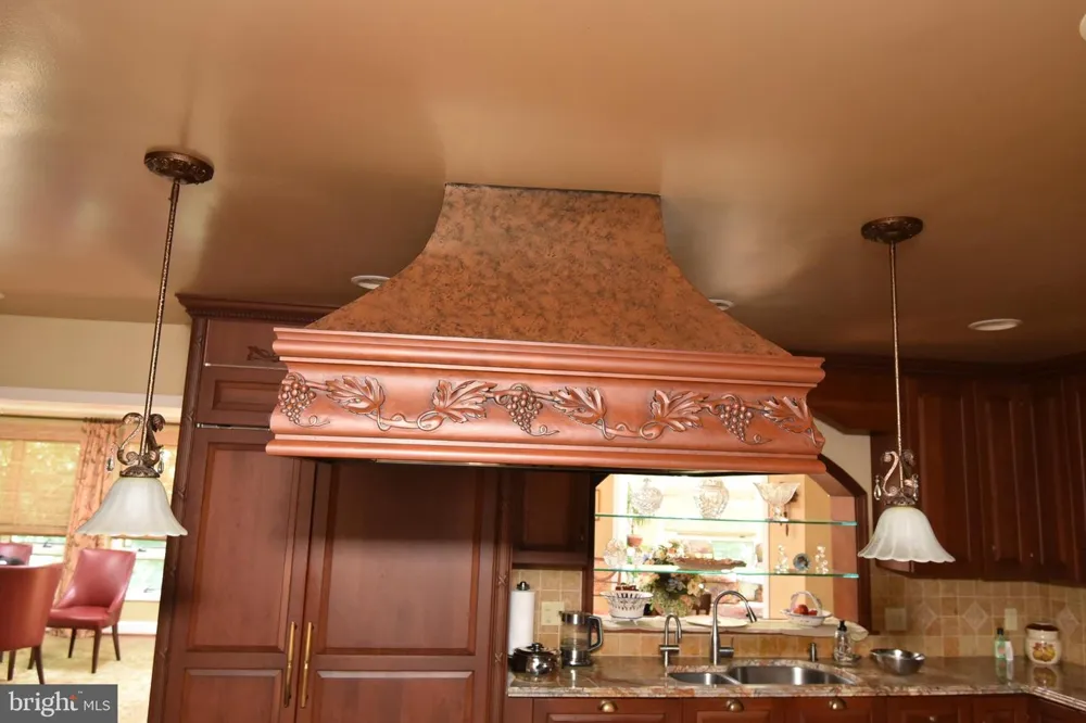11202 OLD CARRIAGE ROAD Glen Arm, MD 21057