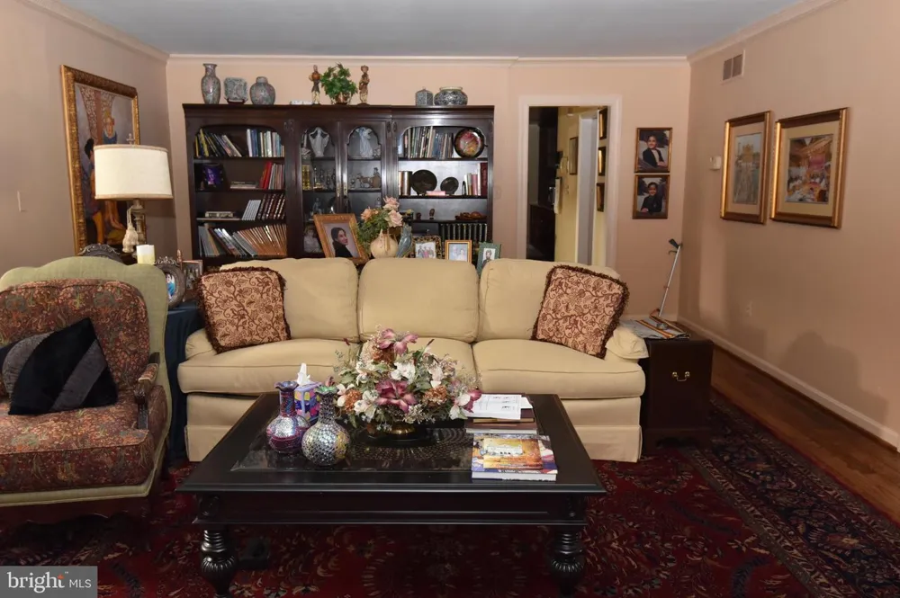 11202 OLD CARRIAGE ROAD Glen Arm, MD 21057