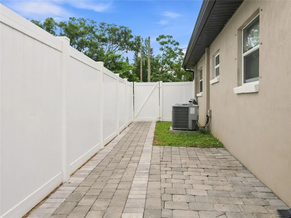 1803 E ANNONA AVENUE Tampa, FL 33612