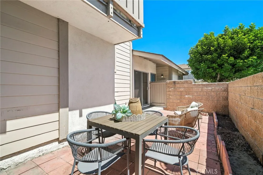 5134 W 1st Street #D Santa Ana, CA 92703