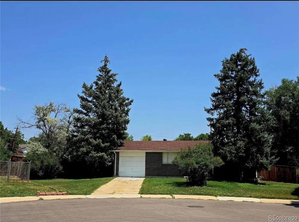 7620 Acoma Court Denver, CO 80221