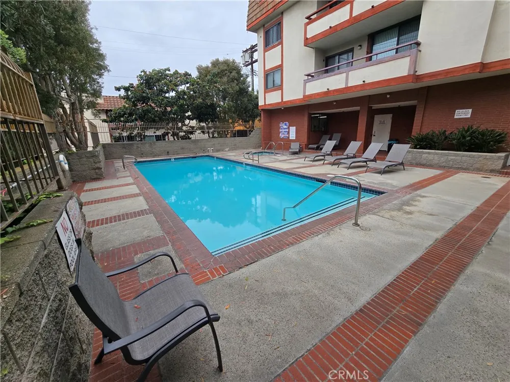 8828 Pershing Los Angeles, CA 90293