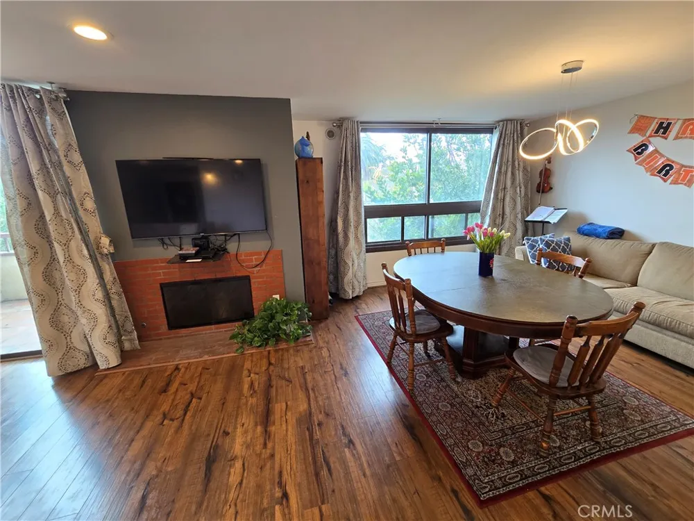 8828 Pershing Los Angeles, CA 90293