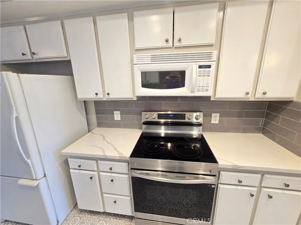 8828 Pershing Los Angeles, CA 90293