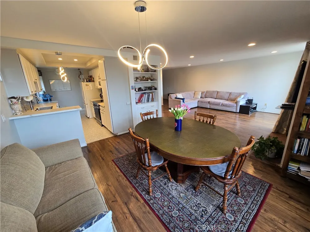 8828 Pershing Los Angeles, CA 90293
