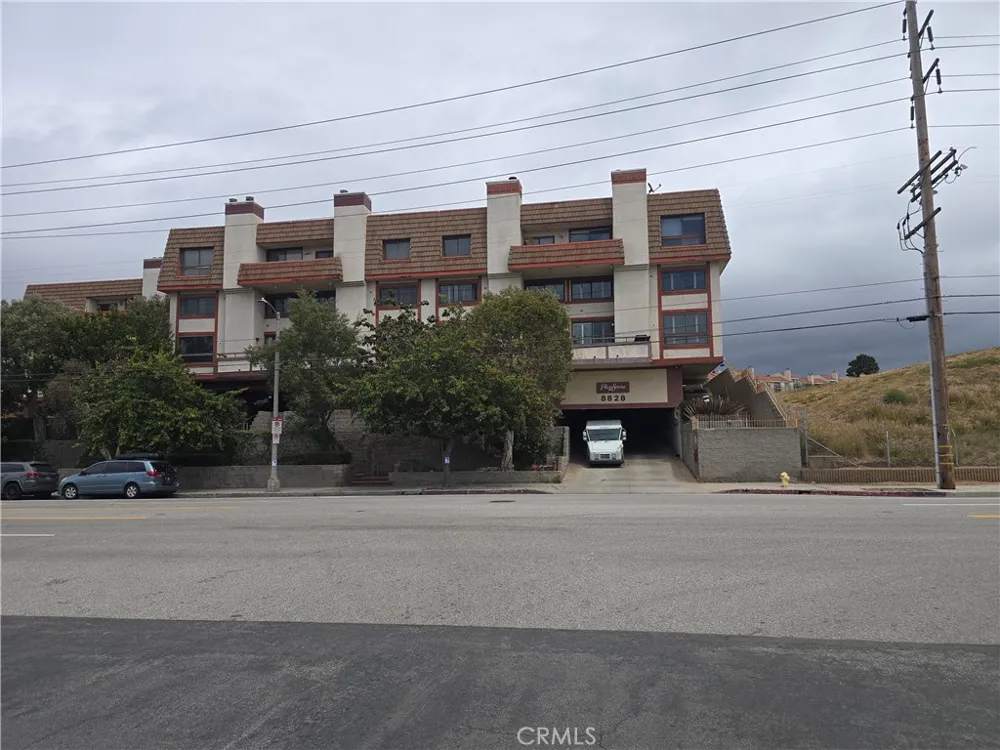 8828 Pershing Los Angeles, CA 90293