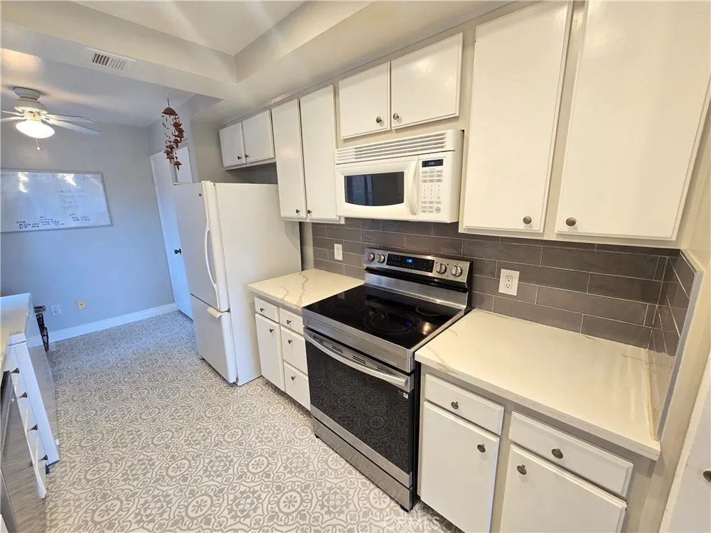 8828 Pershing Los Angeles, CA 90293