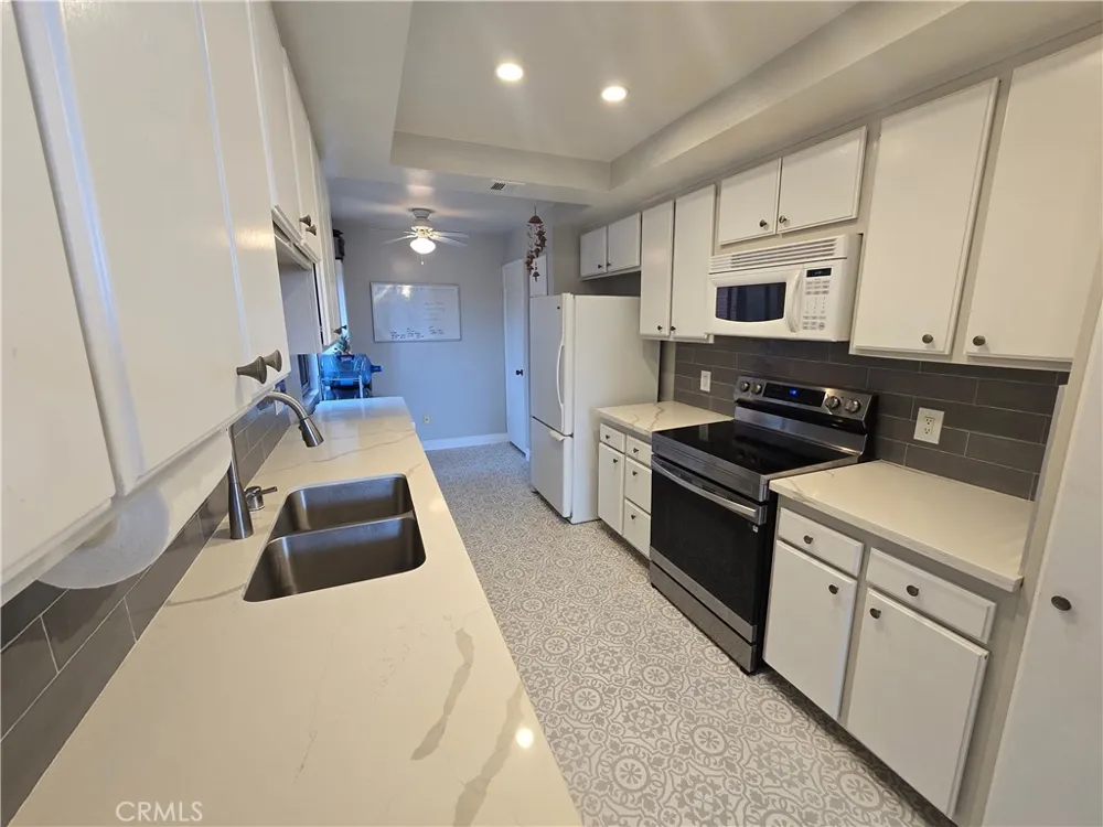8828 Pershing Los Angeles, CA 90293