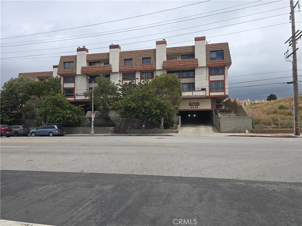 8828 Pershing Los Angeles, CA 90293
