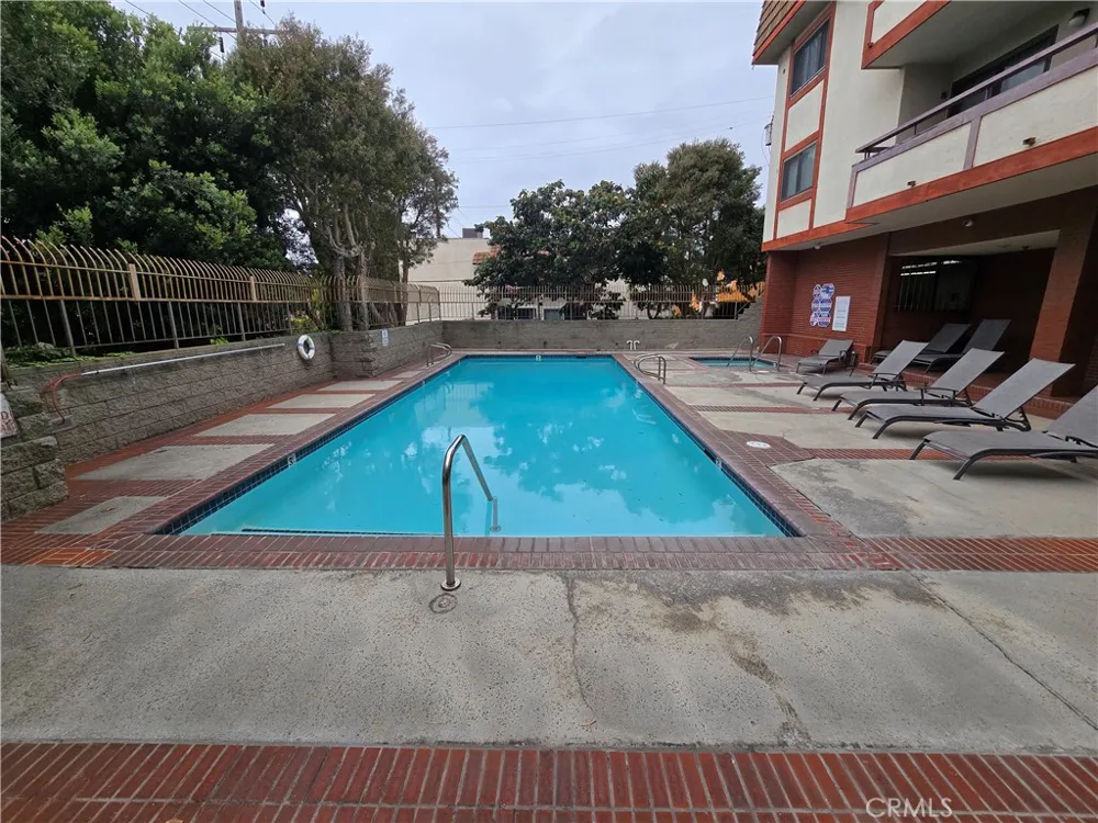 8828 Pershing Los Angeles, CA 90293